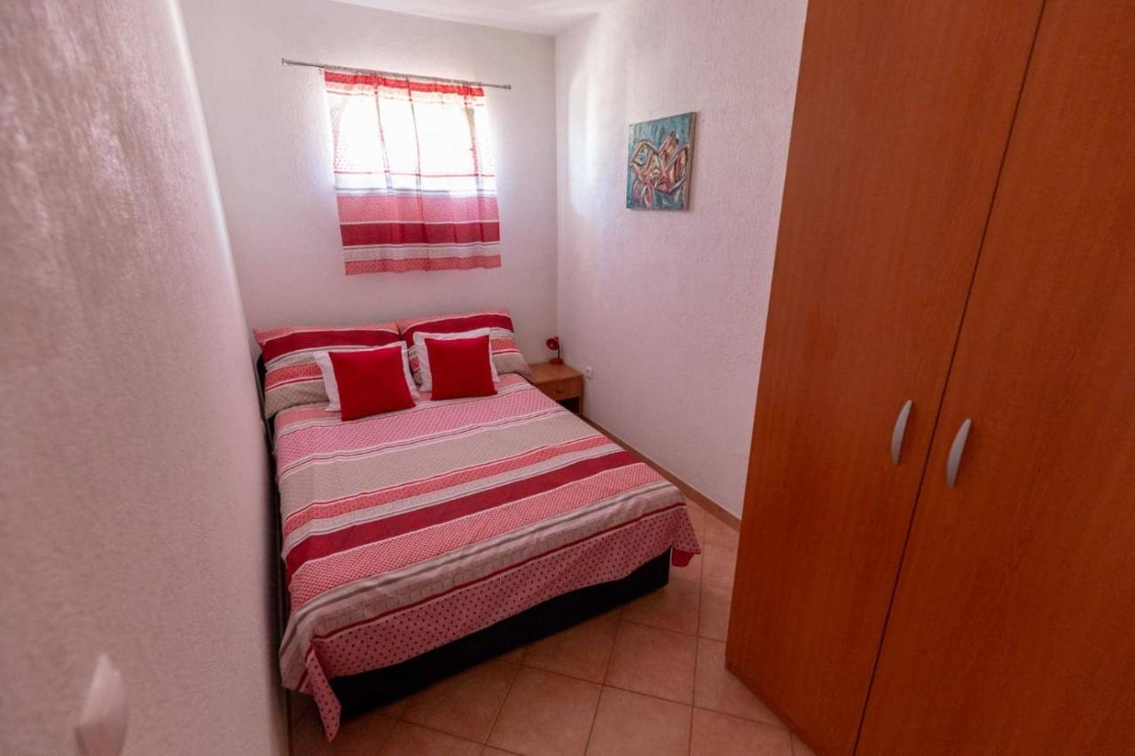 Apartments Elena Tučepi Eksteriør bilde
