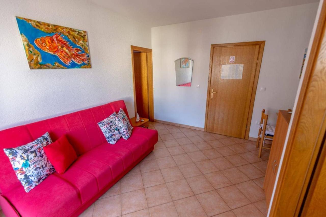 Apartments Elena Tučepi Eksteriør bilde