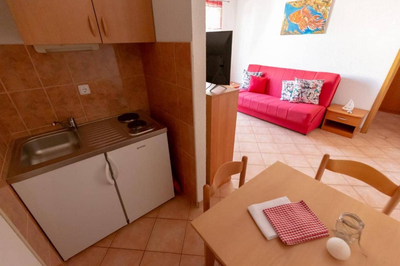 Apartments Elena Tučepi Eksteriør bilde
