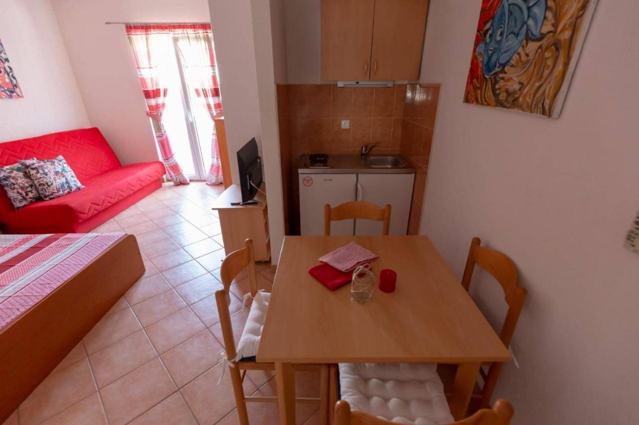 Apartments Elena Tučepi Eksteriør bilde