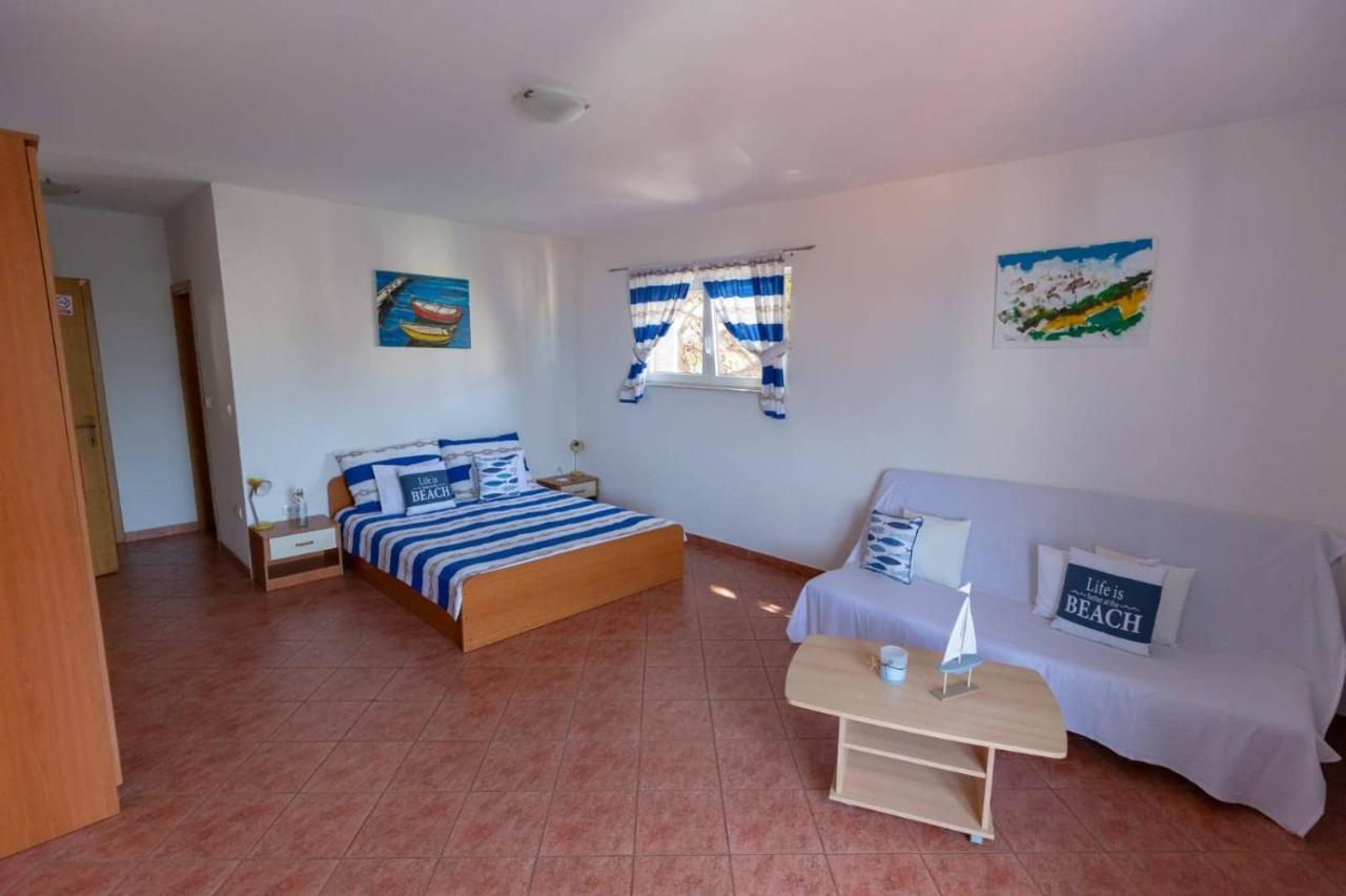 Apartments Elena Tučepi Eksteriør bilde