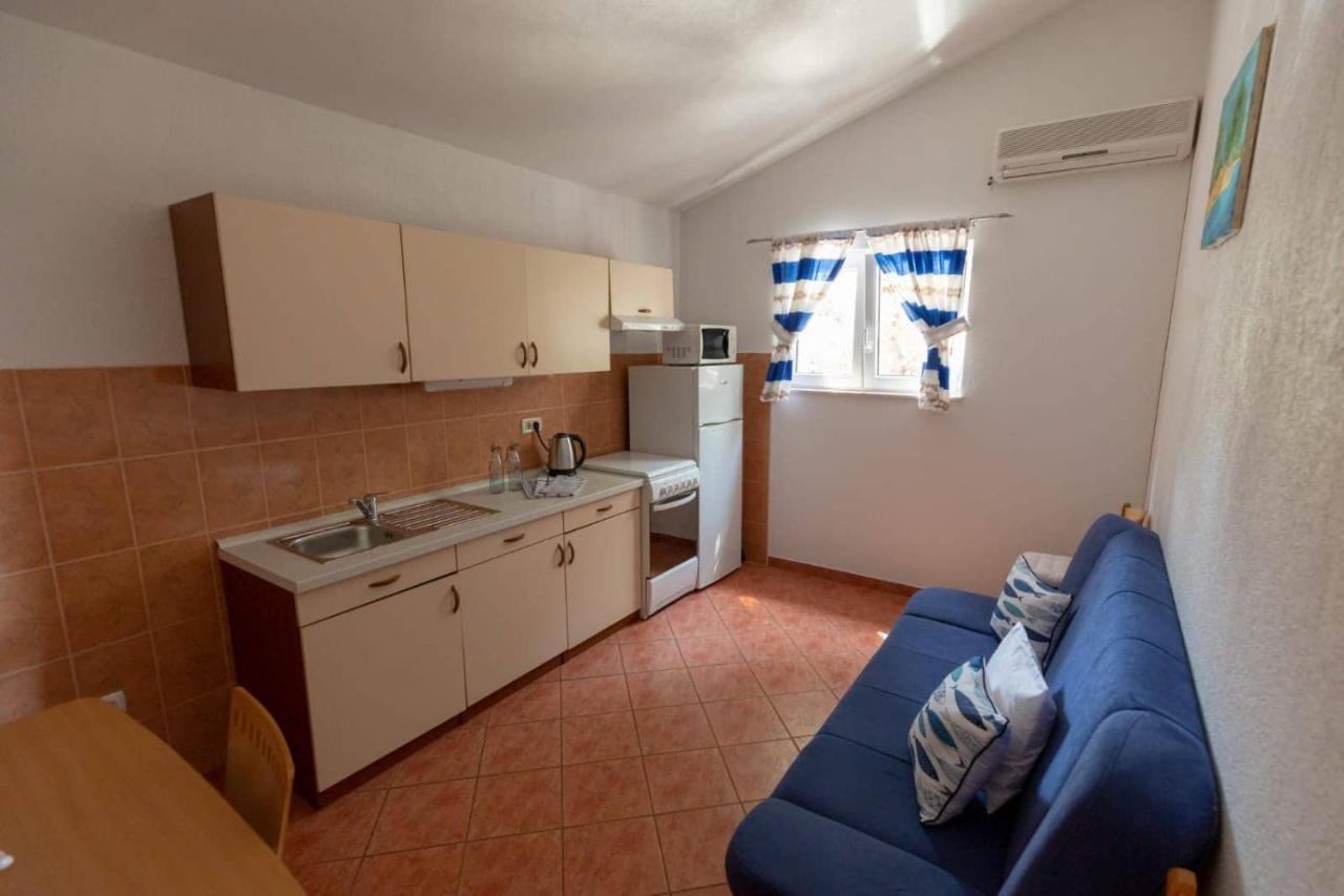 Apartments Elena Tučepi Eksteriør bilde